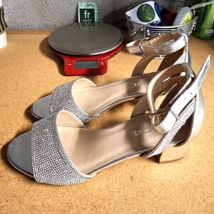 Elegant Silver Girl"s Sandals